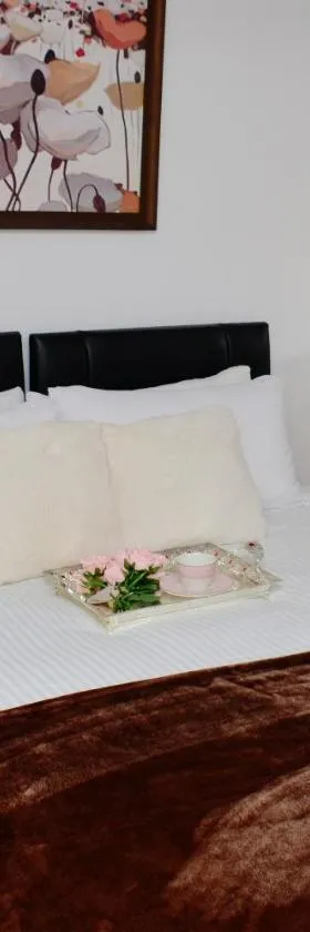 29EW Dreams Unlimited Serviced Accommodation- Staines - Heathrow, Hotel in Stanwell
