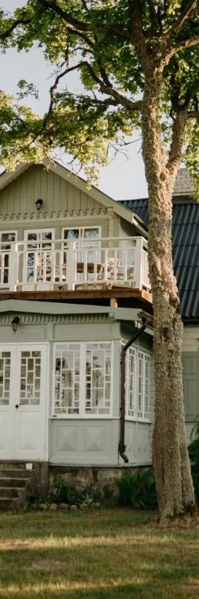 Jūras māja Ausekļi, Hotel in Kaltene