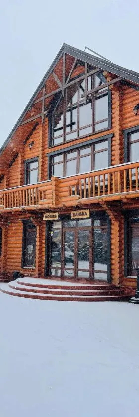 Батярський Двір, Hotel in Pasiky-Zubryts'ki