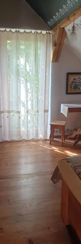 Mājīga istaba ar balkonu un vannasistaba, bezmaksas velo noma, Hotel in Iecava