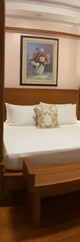 Sarita Bed and Breakfast, Hotel in Laoag