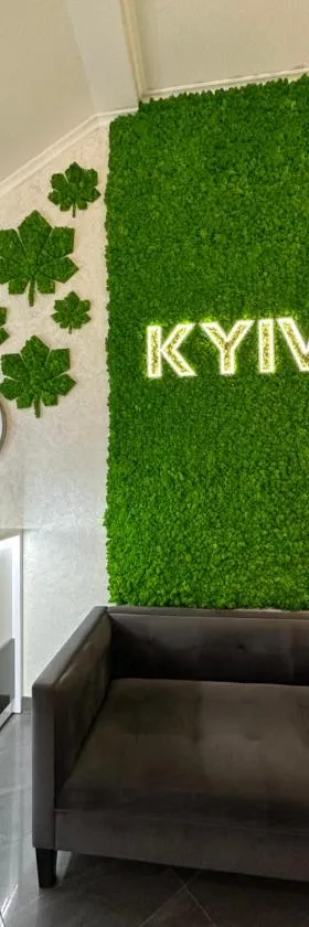 Kyiv, Hotel in Schidnyzja