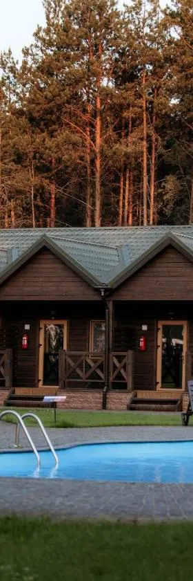 Zaliv, Hotel in Strasheve