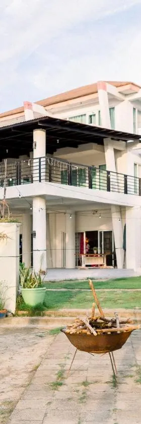 North Shores Inn, Hotel in Currimao