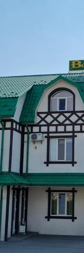 Готель "Валерія", Hotel in Novoselytsya