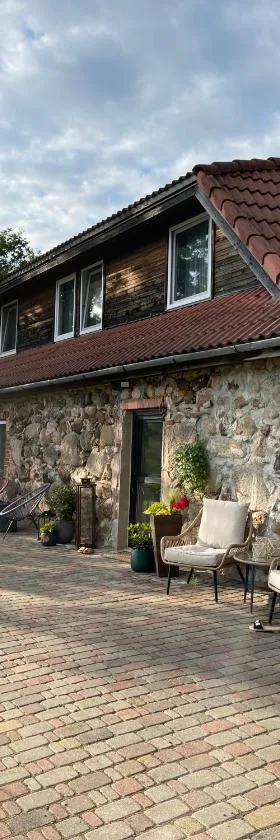 Jeiskas dzirnavas, Hotel in Launkalne