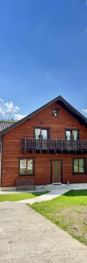 Карпатська садиба, Hotel in Plavie