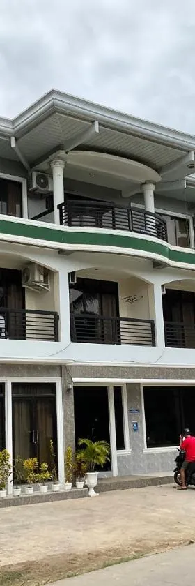 Adelaida Pensionne Hotel, Hotel in Bantayan