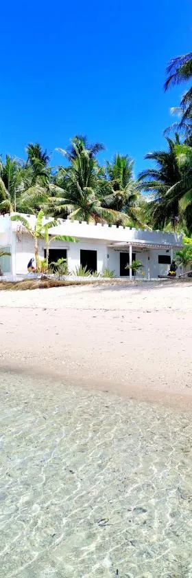 BEACH FRONT WHITE HOUSE VILLA, Hotel in Maria