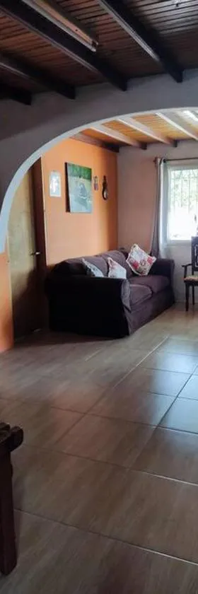 Alojamiento Carol, Hotel in Melo