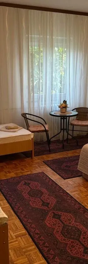 Room Maja, Hotel in Donje Čičevo