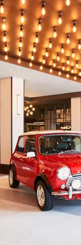 Radisson RED London Heathrow, Hotel in Harmondsworth