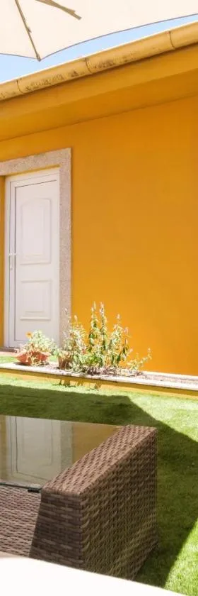 Perafita Yellow House - EcoHost, Hotel in Perafita