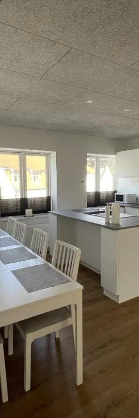 3 værelses lejlighed i Give, Hotel in Give