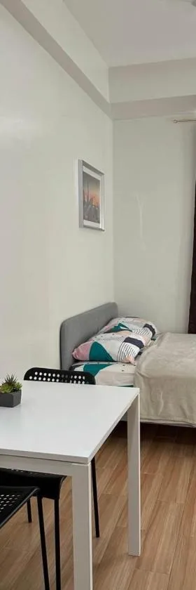 Neat Unit in Holland Park Southwoods, Hotel in Biñan