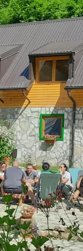 Rafting Camp Encijan, Hotel in Foča