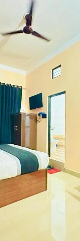 Hotel Black and White, Hotel in Siddharthanagar