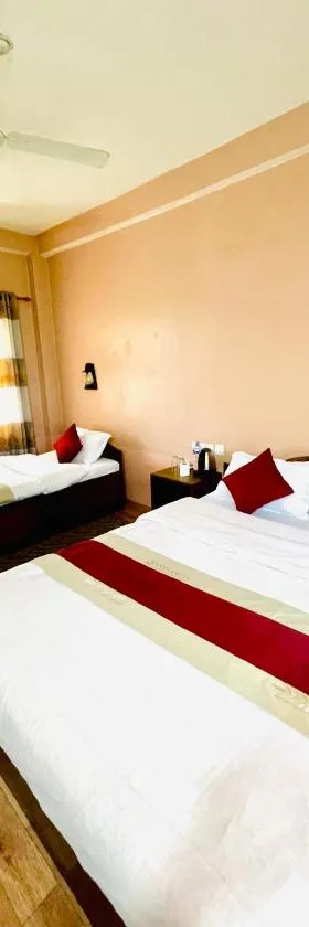 Hotel Tree Tops- A Serene Friendly Hotel in Sauraha, Hotel in Chitwan