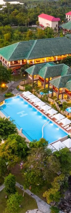 H Resort Bohol - The Coral Cliff by SMS Hospitality, Hotel in Calape