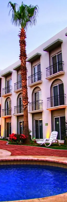 Seven Crown Express & Suites by Kavia, Hotel in Cabo San Lucas