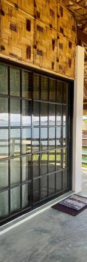 Maria Kulafu Kubo House 1 BIG BEDROOM with Wifi, Hotel in Masbate