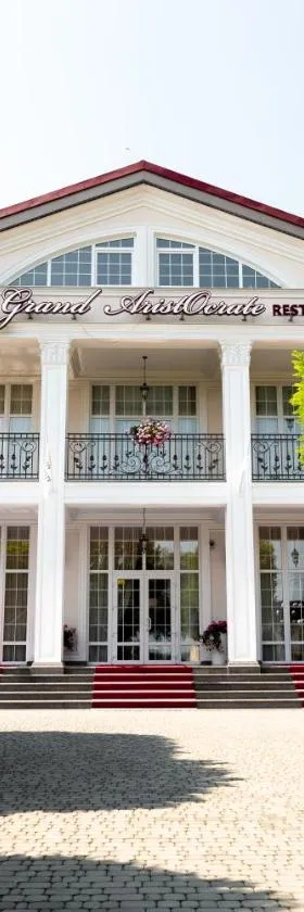 Hotel Grand Aristocrate, Hotel in Dubovtsy