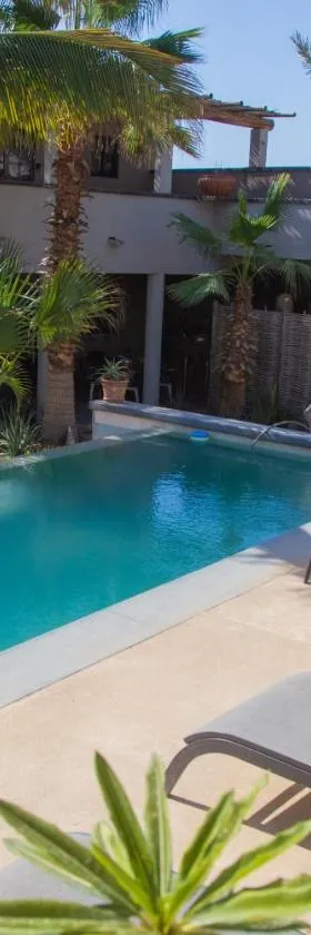 Pure Baja Private Suites-Upscale Property with Infinity Pool and Lush Gardens, Hotel in El Pescadero