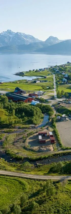 Storjord Farmstay Ranchhouse, hotel in Kvaløya