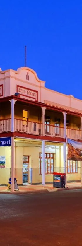 Hotel Corones, Hotel in Charleville-Mézières