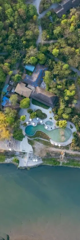 Barahi Jungle Lodge, Hotel in Meghauli