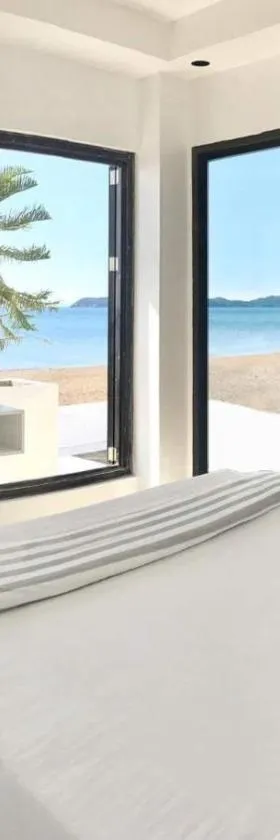Blue Coast Beach Hotel, Hotel in Santa Ana