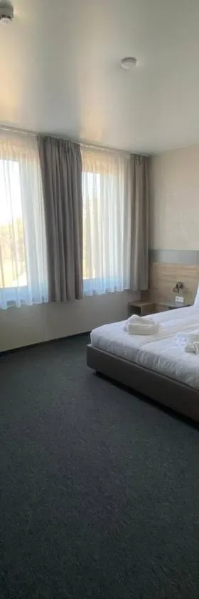 HOTEL ARTA, Hotel in Starychi