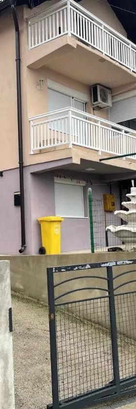 Apartman Delfin, Hotel in Grahovište