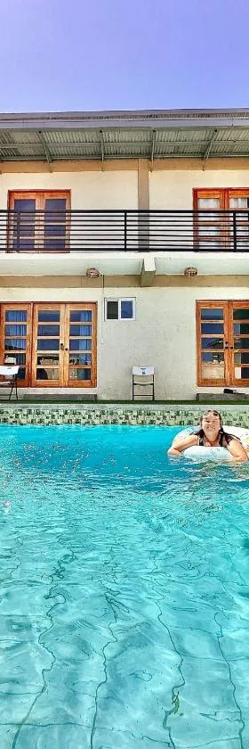 Bahai ni Jhane, Hotel in Calatagan