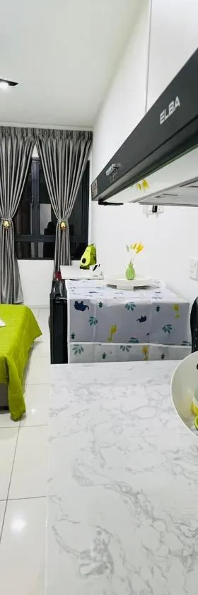 C&Y Horizon Suites Homestay Sepang - KLIA Transit - Near XiaMen University, Hotel in Kampong Melot
