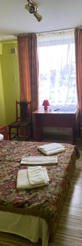 Готель Клен, Hotel in Rava-Rusʼka