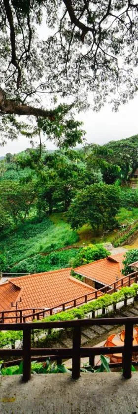Sol Y Viento Mountain Hot Springs Resort, Hotel in Calamba