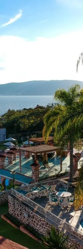 Mama Chuy Hotel & Villas Ajijic, Hotel in San Juan Cosalá