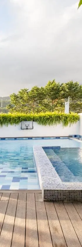 Tirta Spring Villa with Hotspring Pool, Hotel in Los Baños