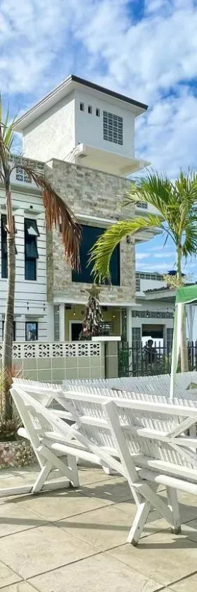 REEF HOUSE BACNOTAN White sand beach front with Private Swimming pool, Hotel in Bacnotan