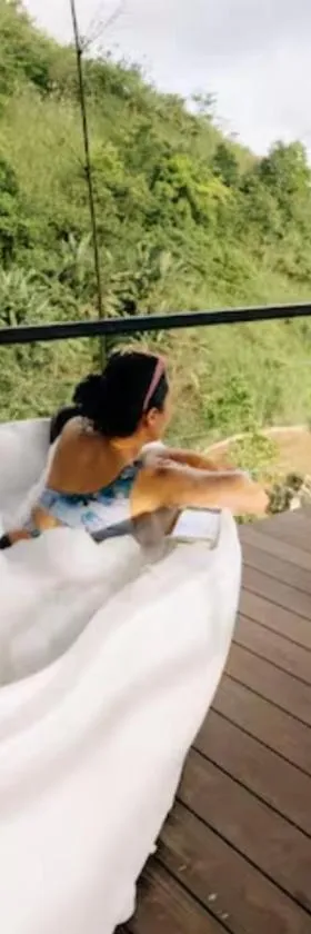 Grey Rock Mountain Cabin w/ Jacuzzi, Hotel in Balamban
