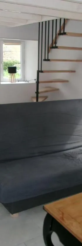 LOGEMENT 4 PERSONNES, Hotel in Gréville-Hague