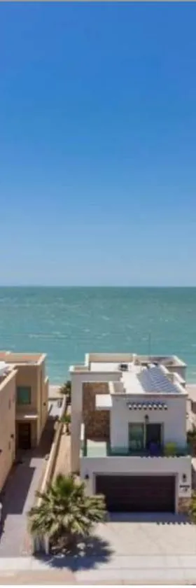 A Beautiful, New Beach Front Coastal House with Pool!, Hotel in Puerto Peñasco