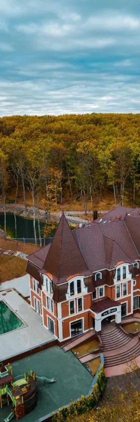 Park Hotel Bristol, Hotel in Uschhorod