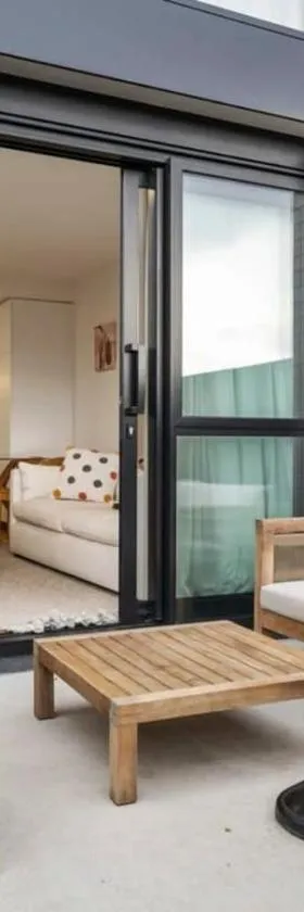 Wanaka Riverside Townhouse Retreat, Hotel in Albert Town
