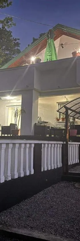 Kuća za odmor Aiman, Hotel in Mahala