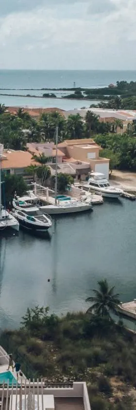 Brand new Studios and Apartments, Hotel in Puerto Aventuras