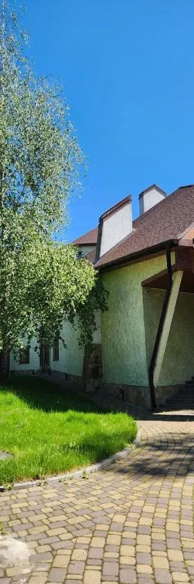 Resto Park Традиція, Hotel in Podvorki