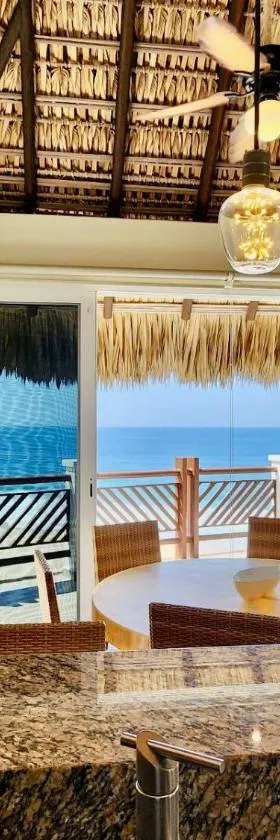 Beachfront in a peaceful Resort 8mi from Puerto Escondido, Hotel in Puerto Escondido