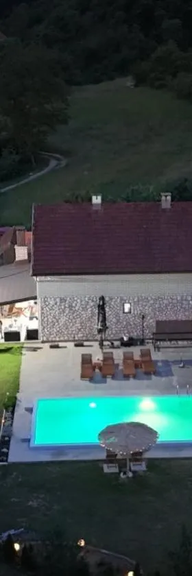 Zelinjski vidikovac, Hotel in Zvornik